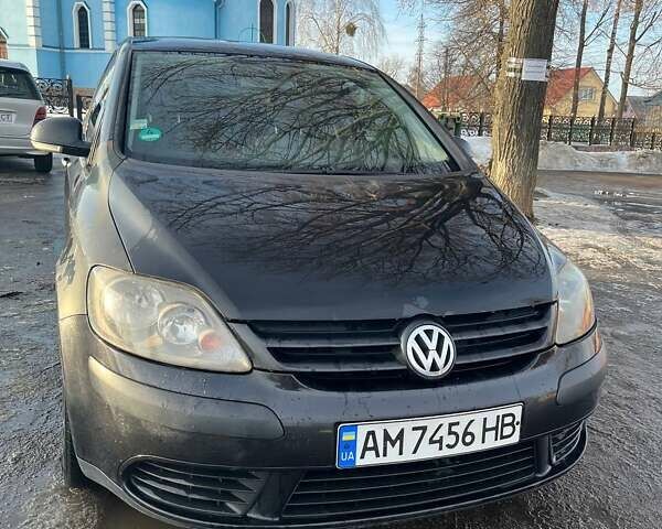 Черный Фольксваген Гольф Плюс, объемом двигателя 1.39 л и пробегом 278 тыс. км за 4700 $, фото 1 на Automoto.ua