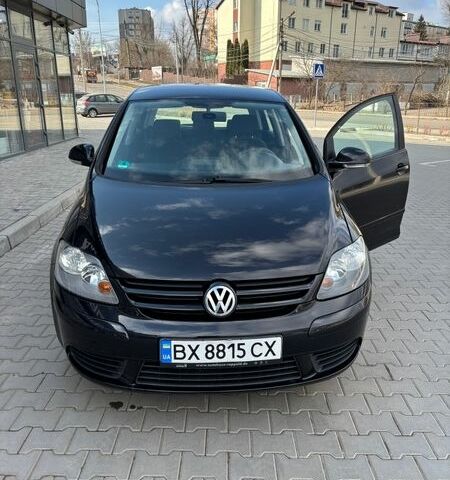 Черный Фольксваген Гольф Плюс, объемом двигателя 1.6 л и пробегом 262 тыс. км за 5299 $, фото 1 на Automoto.ua