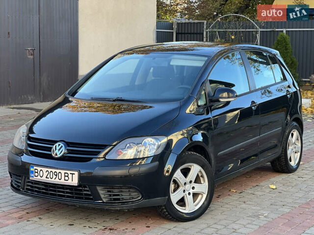 Черный Фольксваген Гольф Плюс, объемом двигателя 1.6 л и пробегом 230 тыс. км за 4950 $, фото 1 на Automoto.ua