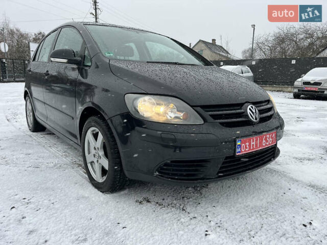 Черный Фольксваген Гольф Плюс, объемом двигателя 1.6 л и пробегом 237 тыс. км за 5450 $, фото 1 на Automoto.ua