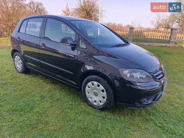 Черный Фольксваген Гольф Плюс, объемом двигателя 1.4 л и пробегом 243 тыс. км за 5250 $, фото 1 на Automoto.ua