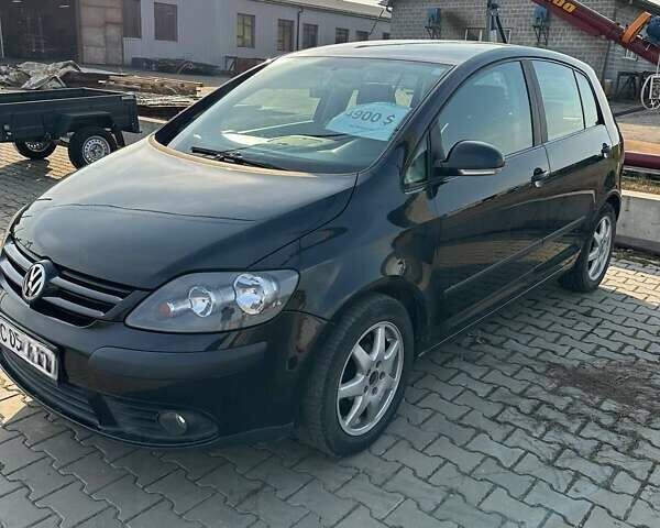 Черный Фольксваген Гольф Плюс, объемом двигателя 1.6 л и пробегом 280 тыс. км за 4900 $, фото 1 на Automoto.ua