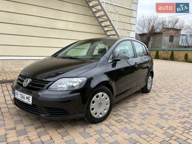 Черный Фольксваген Гольф Плюс, объемом двигателя 1.4 л и пробегом 217 тыс. км за 5400 $, фото 1 на Automoto.ua