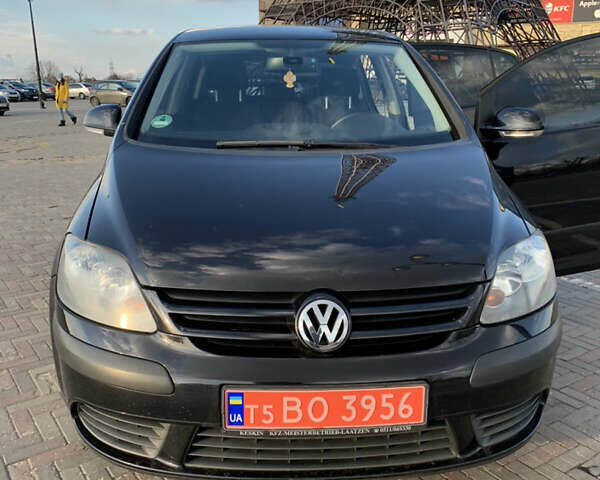 Черный Фольксваген Гольф Плюс, объемом двигателя 1.4 л и пробегом 220 тыс. км за 6800 $, фото 1 на Automoto.ua