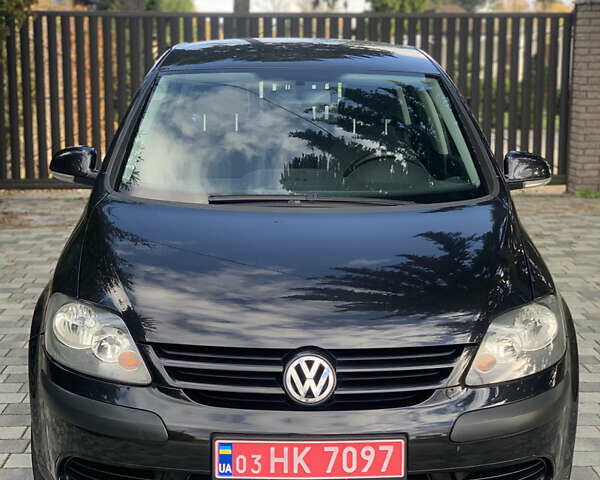 Черный Фольксваген Гольф Плюс, объемом двигателя 1.6 л и пробегом 248 тыс. км за 5550 $, фото 1 на Automoto.ua