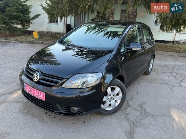Черный Фольксваген Гольф Плюс, объемом двигателя 1.6 л и пробегом 259 тыс. км за 5800 $, фото 1 на Automoto.ua