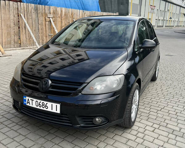 Черный Фольксваген Гольф Плюс, объемом двигателя 1.6 л и пробегом 240 тыс. км за 6800 $, фото 1 на Automoto.ua