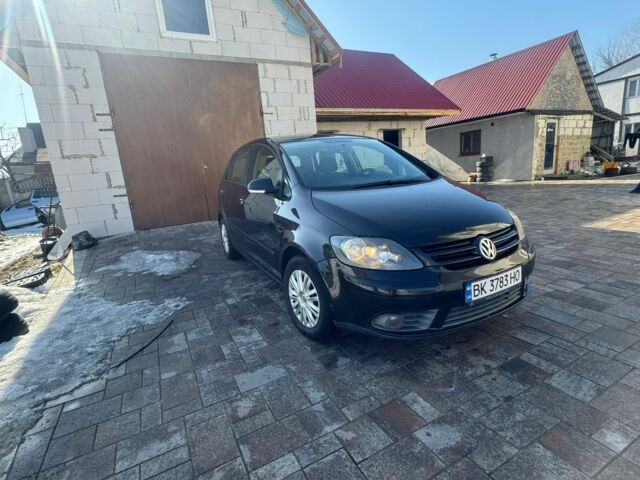 Черный Фольксваген Гольф Плюс, объемом двигателя 1.9 л и пробегом 320 тыс. км за 4980 $, фото 1 на Automoto.ua