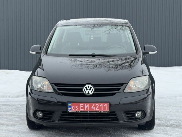 Черный Фольксваген Гольф Плюс, объемом двигателя 1 л и пробегом 217 тыс. км за 5900 $, фото 1 на Automoto.ua