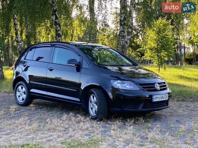Черный Фольксваген Гольф Плюс, объемом двигателя 1.4 л и пробегом 210 тыс. км за 5999 $, фото 1 на Automoto.ua