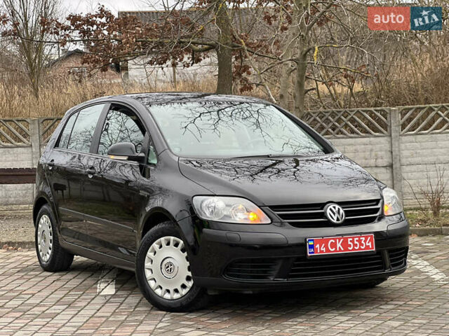 Черный Фольксваген Гольф Плюс, объемом двигателя 1.6 л и пробегом 169 тыс. км за 6999 $, фото 1 на Automoto.ua
