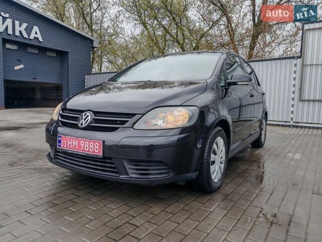 Черный Фольксваген Гольф Плюс, объемом двигателя 1.6 л и пробегом 230 тыс. км за 6200 $, фото 1 на Automoto.ua