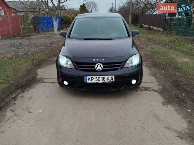 Черный Фольксваген Гольф Плюс, объемом двигателя 1.39 л и пробегом 175 тыс. км за 6000 $, фото 1 на Automoto.ua