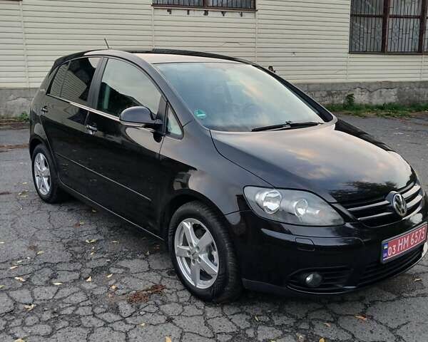 Черный Фольксваген Гольф Плюс, объемом двигателя 1.6 л и пробегом 174 тыс. км за 6399 $, фото 1 на Automoto.ua