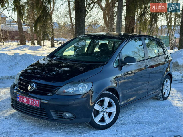 Черный Фольксваген Гольф Плюс, объемом двигателя 1.6 л и пробегом 193 тыс. км за 5850 $, фото 1 на Automoto.ua