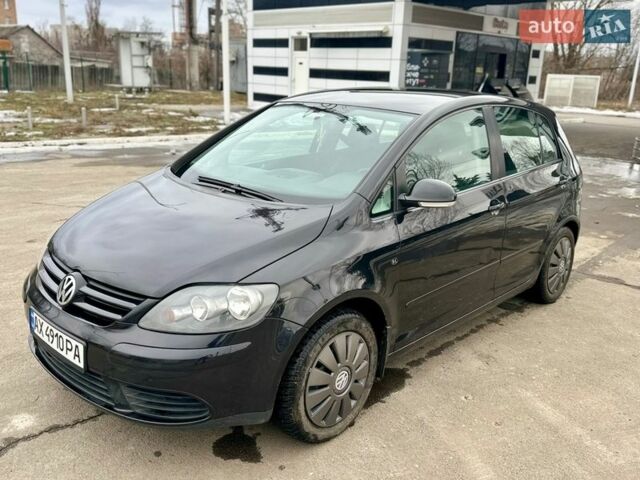 Черный Фольксваген Гольф Плюс, объемом двигателя 1.6 л и пробегом 200 тыс. км за 6000 $, фото 1 на Automoto.ua