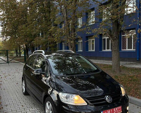 Черный Фольксваген Гольф Плюс, объемом двигателя 1.6 л и пробегом 71 тыс. км за 7699 $, фото 1 на Automoto.ua