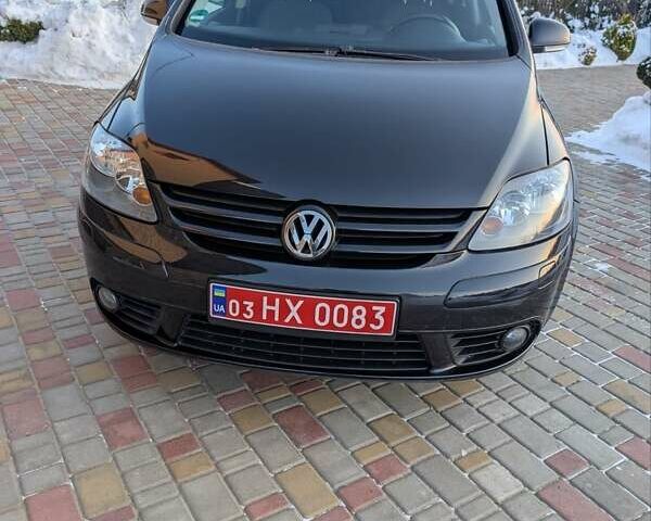Черный Фольксваген Гольф Плюс, объемом двигателя 1.4 л и пробегом 230 тыс. км за 5500 $, фото 1 на Automoto.ua