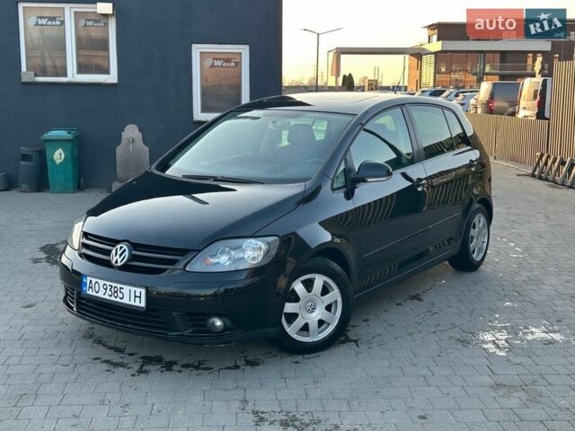 Черный Фольксваген Гольф Плюс, объемом двигателя 1.6 л и пробегом 215 тыс. км за 5850 $, фото 1 на Automoto.ua
