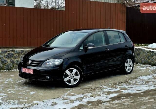 Черный Фольксваген Гольф Плюс, объемом двигателя 1.6 л и пробегом 233 тыс. км за 8699 $, фото 1 на Automoto.ua