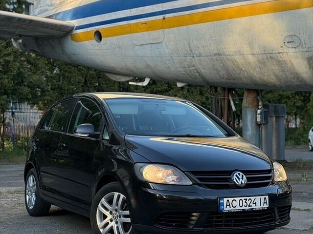 Чорний Фольксваген Golf Plus, об'ємом двигуна 1.39 л та пробігом 240 тис. км за 5799 $, фото 1 на Automoto.ua