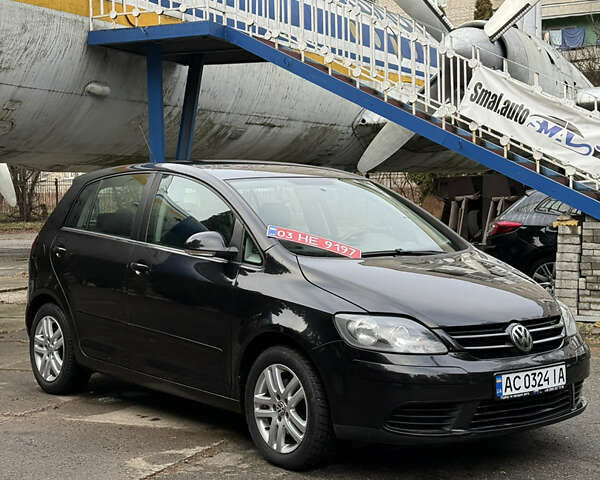 Черный Фольксваген Гольф Плюс, объемом двигателя 1.4 л и пробегом 238 тыс. км за 6200 $, фото 1 на Automoto.ua