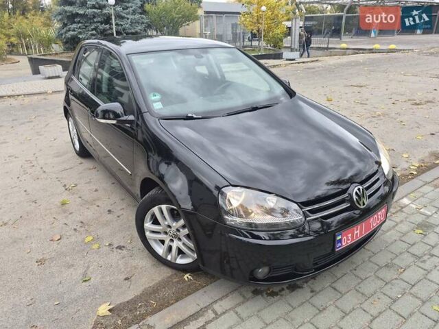 Черный Фольксваген Гольф Плюс, объемом двигателя 1.6 л и пробегом 212 тыс. км за 6999 $, фото 1 на Automoto.ua