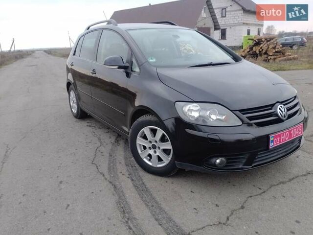 Черный Фольксваген Гольф Плюс, объемом двигателя 1.4 л и пробегом 205 тыс. км за 6300 $, фото 1 на Automoto.ua