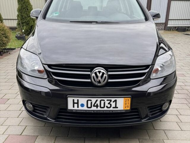 Черный Фольксваген Гольф Плюс, объемом двигателя 1.4 л и пробегом 222 тыс. км за 5999 $, фото 1 на Automoto.ua