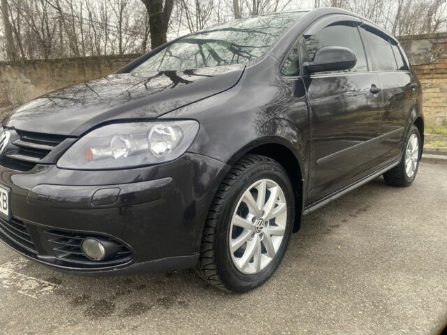 Черный Фольксваген Гольф Плюс, объемом двигателя 1.9 л и пробегом 241 тыс. км за 8200 $, фото 1 на Automoto.ua