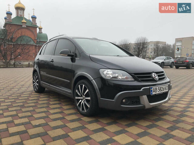Черный Фольксваген Гольф Плюс, объемом двигателя 1.6 л и пробегом 260 тыс. км за 8300 $, фото 1 на Automoto.ua