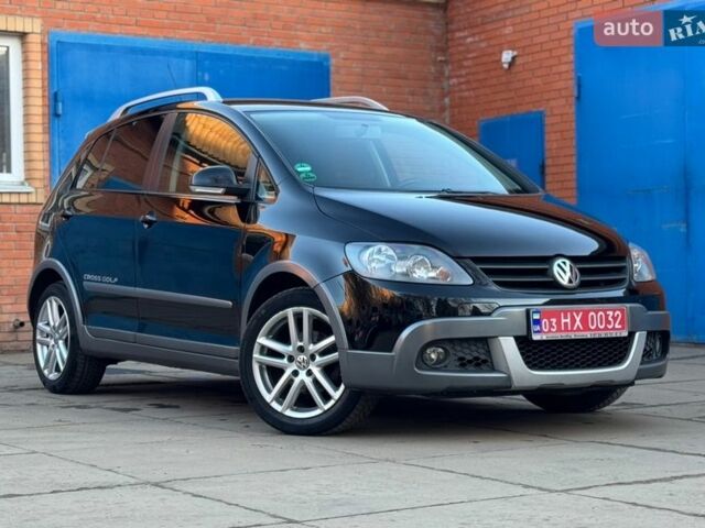 Черный Фольксваген Гольф Плюс, объемом двигателя 1.6 л и пробегом 195 тыс. км за 7499 $, фото 1 на Automoto.ua
