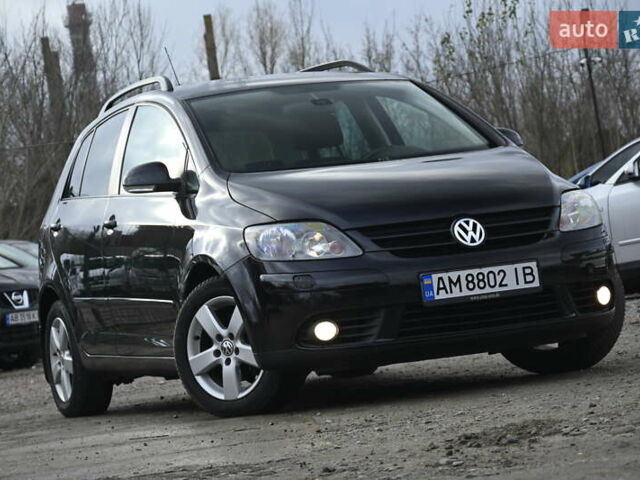 Черный Фольксваген Гольф Плюс, объемом двигателя 1.39 л и пробегом 230 тыс. км за 7999 $, фото 1 на Automoto.ua