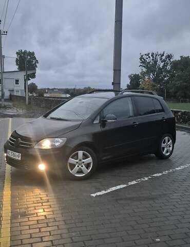 Черный Фольксваген Гольф Плюс, объемом двигателя 1.39 л и пробегом 206 тыс. км за 6700 $, фото 1 на Automoto.ua