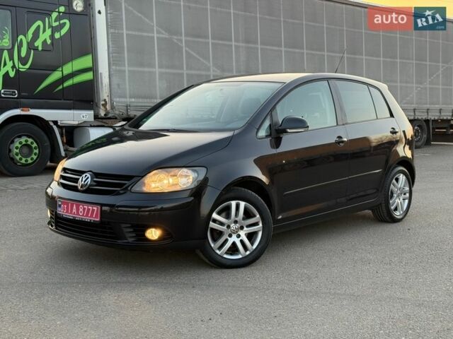 Черный Фольксваген Гольф Плюс, объемом двигателя 1.6 л и пробегом 240 тыс. км за 6750 $, фото 1 на Automoto.ua