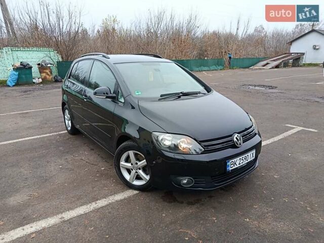 Черный Фольксваген Гольф Плюс, объемом двигателя 1.6 л и пробегом 236 тыс. км за 8100 $, фото 1 на Automoto.ua