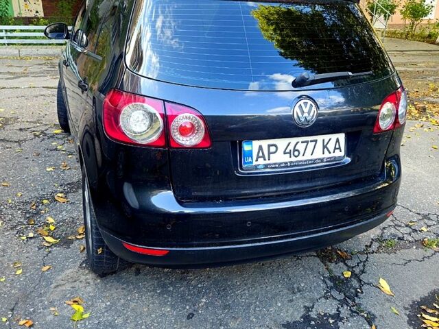 Черный Фольксваген Гольф Плюс, объемом двигателя 1.6 л и пробегом 220 тыс. км за 6000 $, фото 1 на Automoto.ua