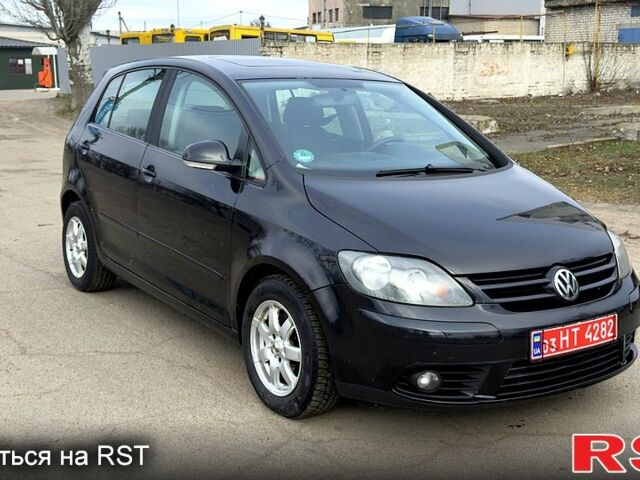 Черный Фольксваген Гольф Плюс, объемом двигателя 1.6 л и пробегом 20600 тыс. км за 5800 $, фото 1 на Automoto.ua