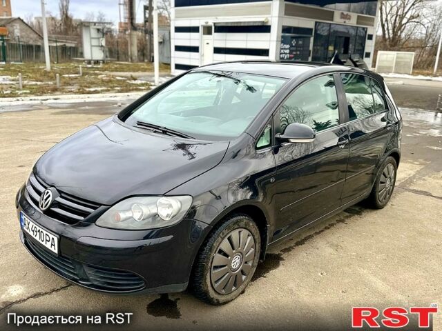 Черный Фольксваген Гольф Плюс, объемом двигателя 1.6 л и пробегом 200 тыс. км за 6000 $, фото 1 на Automoto.ua
