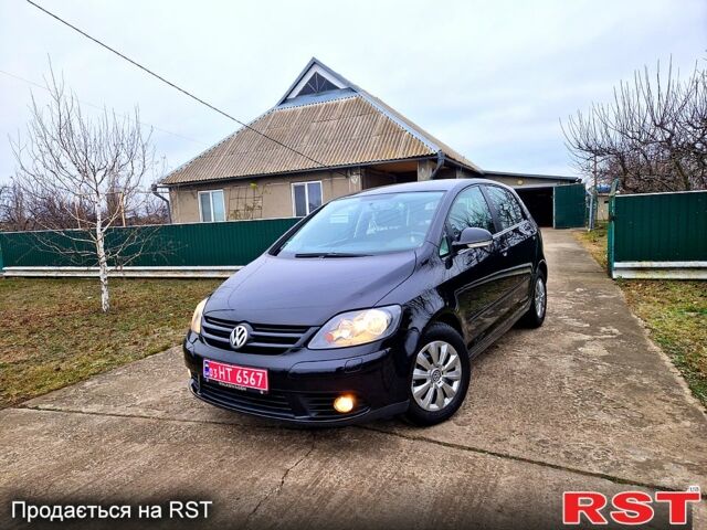 Черный Фольксваген Гольф Плюс, объемом двигателя 1.6 л и пробегом 139 тыс. км за 7200 $, фото 1 на Automoto.ua