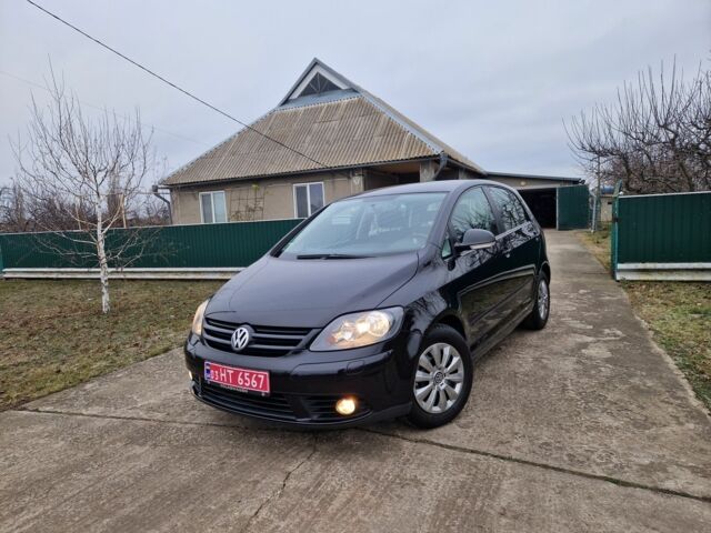 Черный Фольксваген Гольф Плюс, объемом двигателя 1.6 л и пробегом 139 тыс. км за 7200 $, фото 1 на Automoto.ua