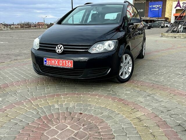 Черный Фольксваген Гольф Плюс, объемом двигателя 1.6 л и пробегом 198 тыс. км за 8200 $, фото 1 на Automoto.ua