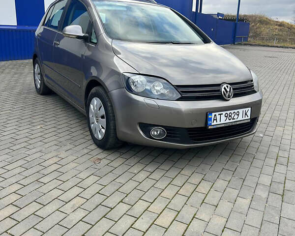 Коричневий Фольксваген Golf Plus, об'ємом двигуна 1.6 л та пробігом 273 тис. км за 6300 $, фото 1 на Automoto.ua