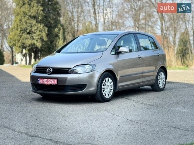 Коричневий Фольксваген Golf Plus, об'ємом двигуна 1.6 л та пробігом 256 тис. км за 8300 $, фото 1 на Automoto.ua