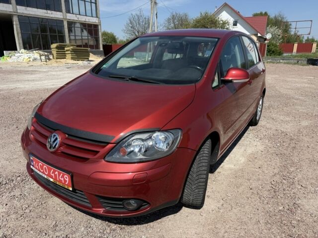 Червоний Фольксваген Golf Plus, об'ємом двигуна 1.6 л та пробігом 210 тис. км за 5800 $, фото 1 на Automoto.ua