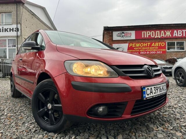 Красный Фольксваген Гольф Плюс, объемом двигателя 1.6 л и пробегом 310 тыс. км за 6350 $, фото 1 на Automoto.ua