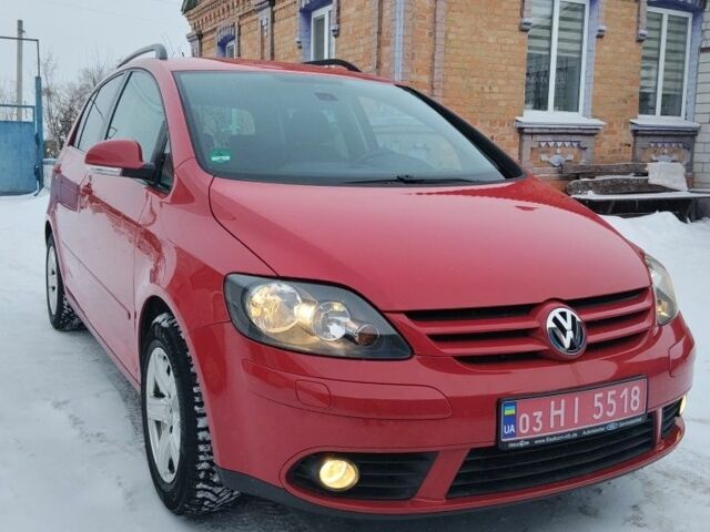 Красный Фольксваген Гольф Плюс, объемом двигателя 0 л и пробегом 280 тыс. км за 6700 $, фото 1 на Automoto.ua