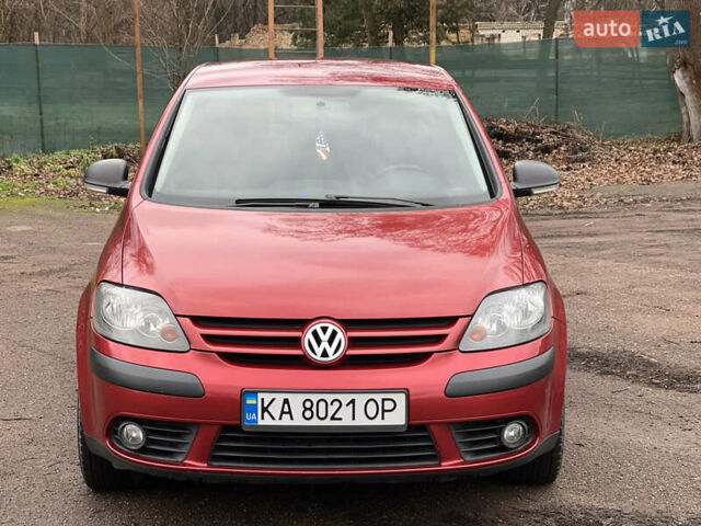 Червоний Фольксваген Golf Plus, об'ємом двигуна 1.6 л та пробігом 247 тис. км за 6500 $, фото 1 на Automoto.ua