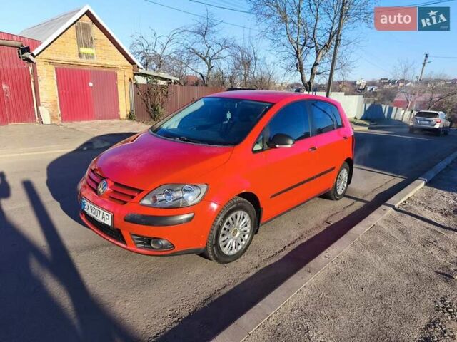Красный Фольксваген Гольф Плюс, объемом двигателя 0 л и пробегом 180 тыс. км за 8200 $, фото 1 на Automoto.ua