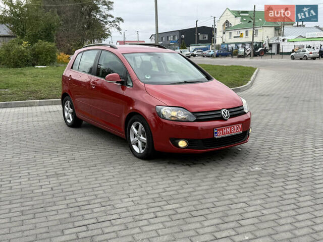 Красный Фольксваген Гольф Плюс, объемом двигателя 1.4 л и пробегом 161 тыс. км за 8900 $, фото 1 на Automoto.ua